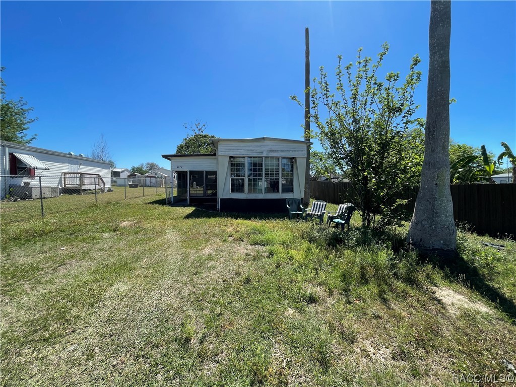 Affordable 2 bedroom 2 bath mobile home in Hernando. Features a wood burning fireplace, laminate floors and a nice dining area. Near amenities and priced to sell!