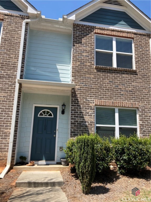 Oconee County Townhome. Three bedrooms, three baths.  Binghampton Circle in Triple Creek. Leased through May 31, 2023 for $1,750 per month.