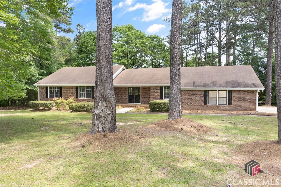 Newly Renovated 3 Bedroom 2 Bath Ranch in Oconee County! Located 1 miles from Oconee County High School, 2 miles from Downtown Watkinsville, and 3 miles from Epps Bridge. Owner is a licensed Real Estate Agent