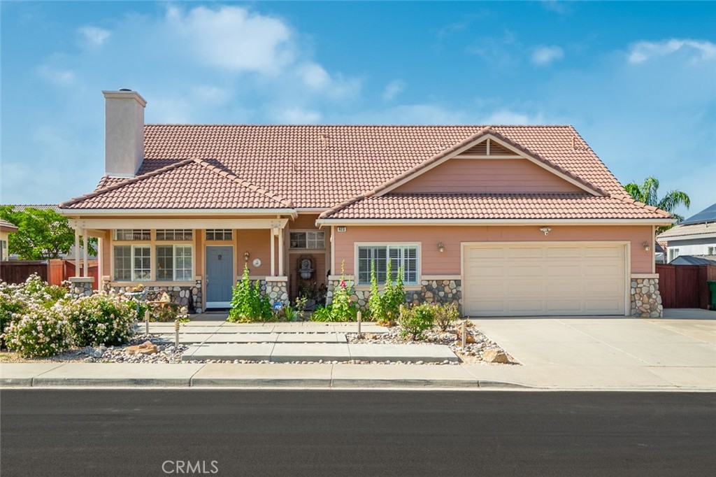 Photo of 423 Akindale Way, Beaumont, CA 92223