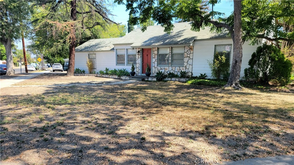Photo of 6556 Coldwater Canyon Avenue, North Hollywood, CA 91606