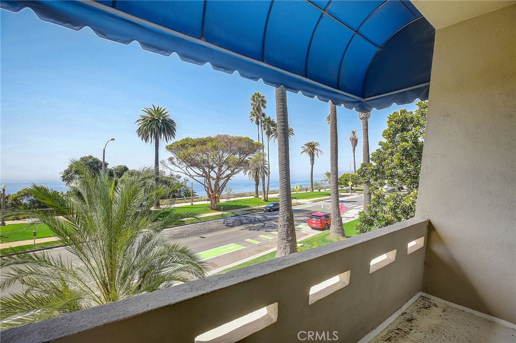 413 Ocean Avenue, Santa Monica, California image 3