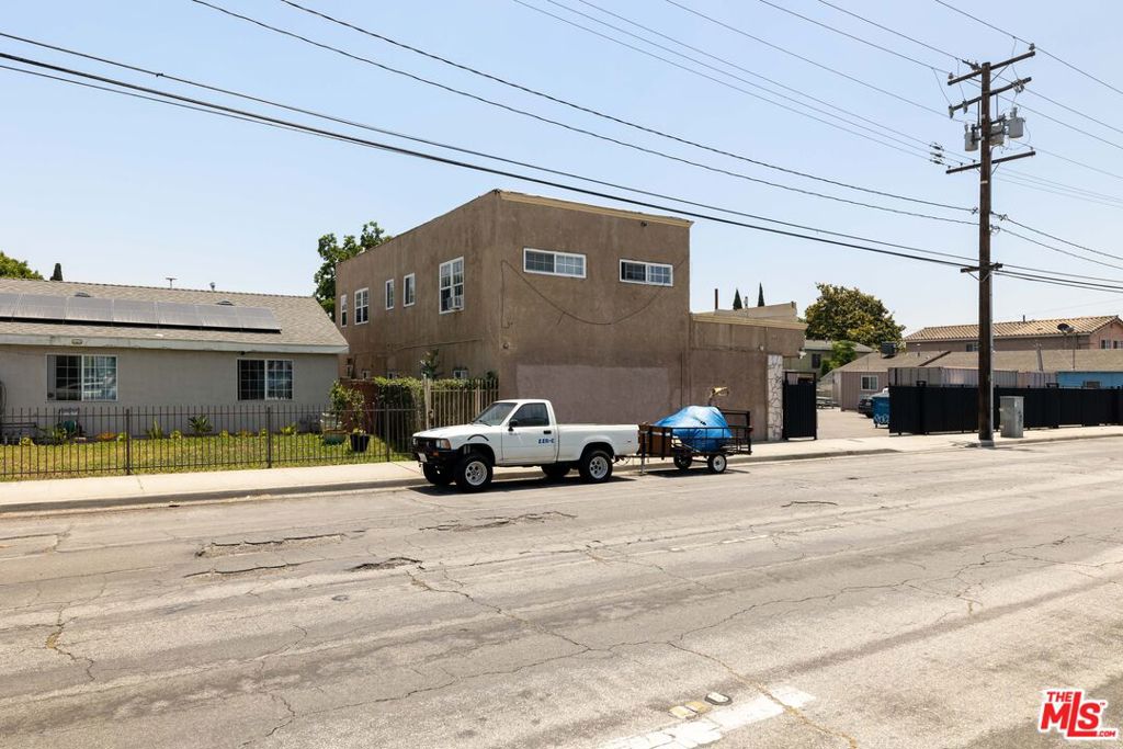 Photo of 410 N Wilmington Avenue, Compton, CA 90220
