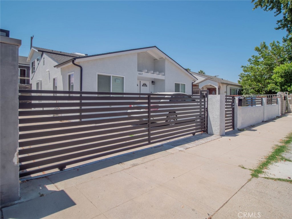 Photo of 6517 Bellaire Avenue, North Hollywood, CA 91606