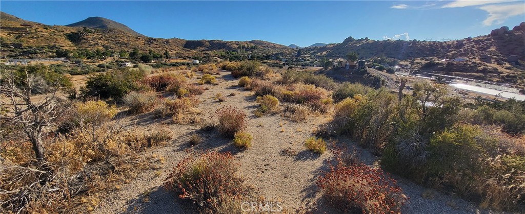 Sierra Madre Trail, Apple Valley, California image 4