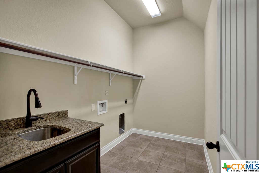 Utility Room with built in sink