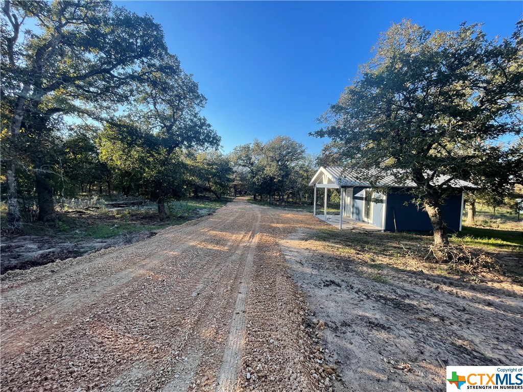 1060 Vivroux Ranch Road, Seguin, Texas image 4