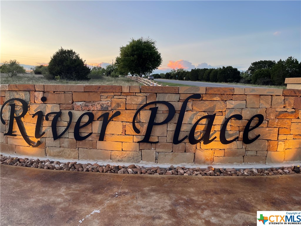 226 County Road 3152 is located in the beautiful new subdivision of Lampasas River Place Phase Two.