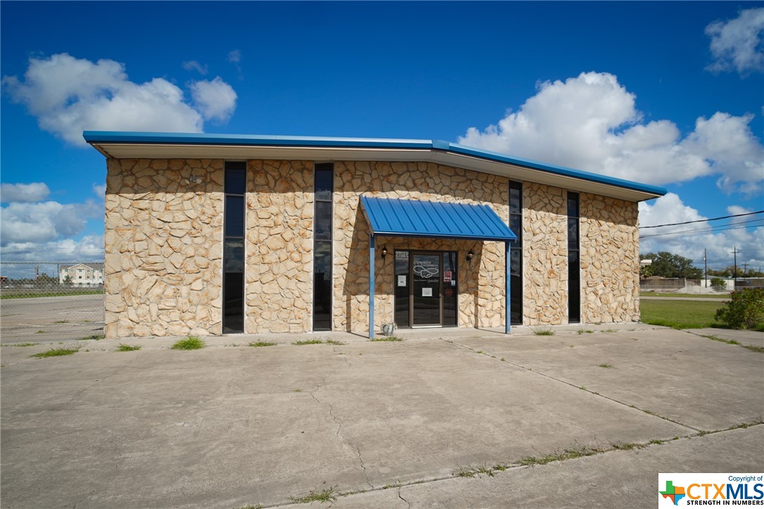 2 Bldgs. on 1.1478 ac. Bldg.1-approx. 5,050 sf, 1story,  steel bldg, concrete slab, metal roof, const. 1980. The office area approx. 1,460 sf remainder warehouse/shop, unairconditioned, but insulated. The office area includes 4 offices, conference room, his & her restrooms, lobby w/reception area. Offices have vinyl floors, sheetrock walls & drop in ceiling tiles. All of this space is centrally cooled & heated. The warehouse/shop has 4 overhead doors, 1 entry doors. Eave height 14'.
2nd bldg. built in 2013, approx 10000. sq. ft. steel bldg, concrete slab, w/ 20' eaves. There are 2 offices, conference room, work room, storage rooms & a restroom. 
The property is a 74,421 rectangular shaped tract in Gulf Coast Business Park, within a mile of Hwy 59. The site has 150' of frontage on Rio Grande St,  approx 471' feet deep on west side &  521' deep on east side.  Property has 3 Phase Electricity.  Owner will consider a lease at $5,500 per month, plus property tax, one year minimum.
