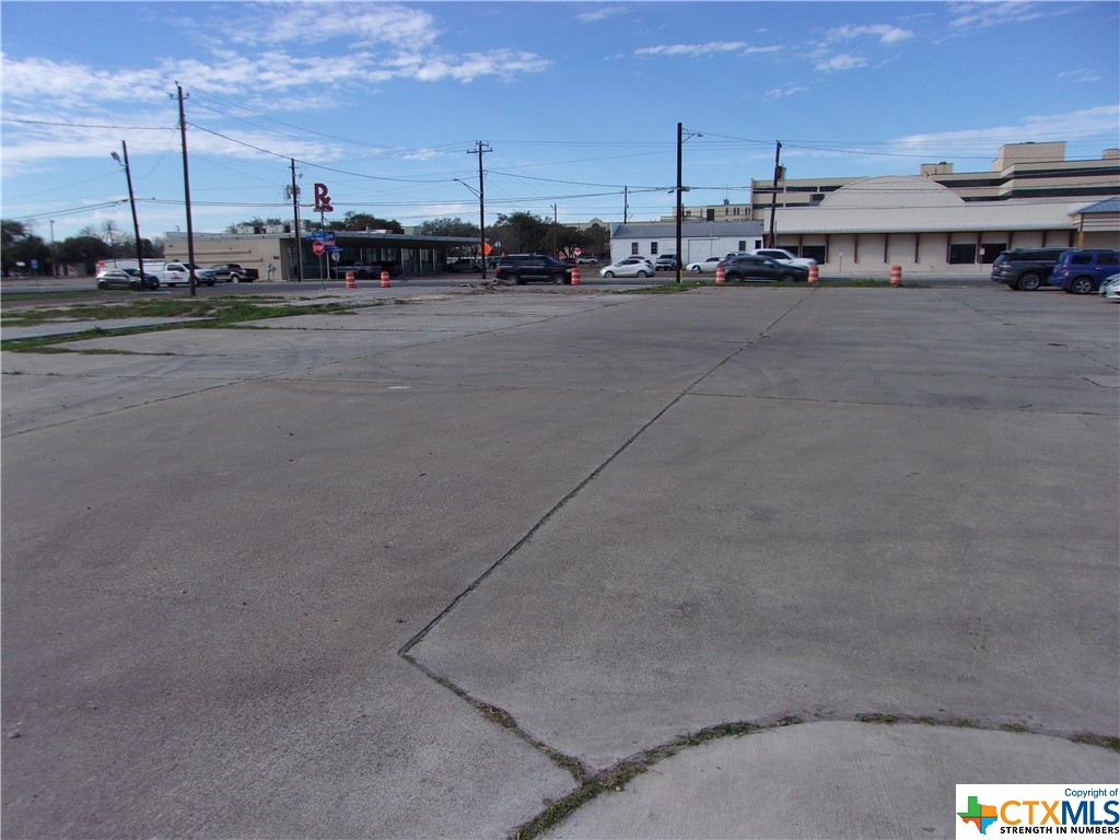 Nice lot  blocks from Downtown and across diagonally across the street from the new Chic Fila. Good location for business. Lots of traffic . Numerous possibilities.