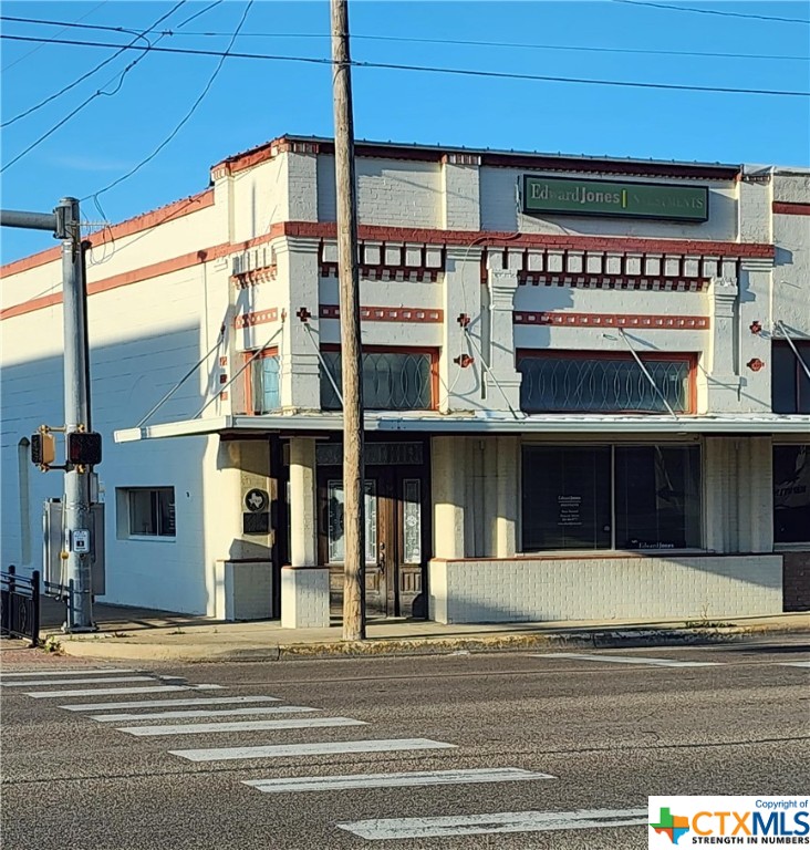 Investors take note! Historic building on the square in downtown Gatesville. Buildings like this do not hit the market often. Long term, established tenant in place. Multiple offices, conference room, storage area. New HVAC 2021. Great opportunity!