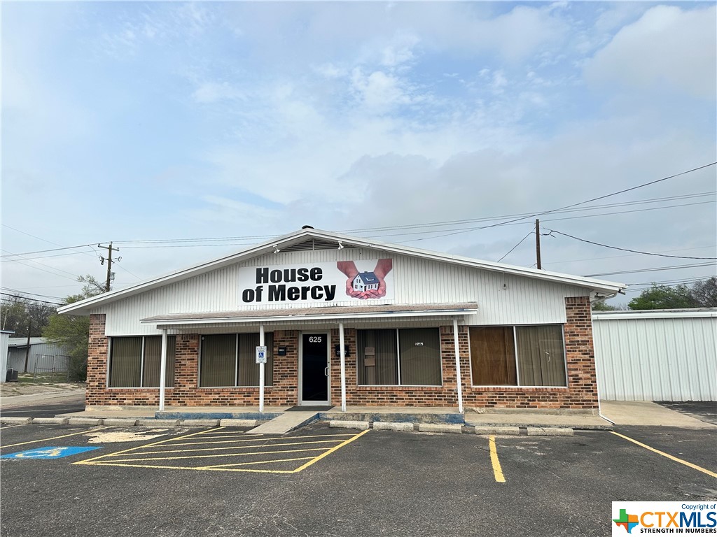 This multi-use property includes 2 buildings combined for a total of 3,722 square feet.  Building 1 is 1422 sq. ft. It includes a kitchen area & a bathroom. Building 2 is 2300 sq. ft. of space. It includes a kitchen , bathroom, office space, storage, and much more. Schedule your showing today!