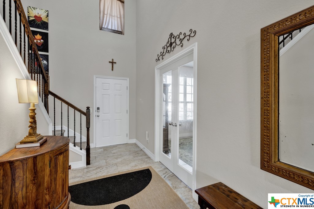 2 story entryway