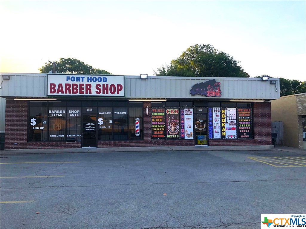 Currently occupied by a barber shop and a smoke shop. Total rents are $2520 per month. Great investment opportunity in the heart of Killeen and right off of high traffic on Fort Hood Street.