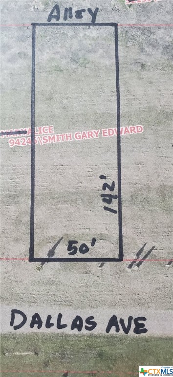 Interior lot w/50' paved frontage on Dallas Ave. near corner of 13th St. (3 blks from bayfront!) x 142' to alley which has water/sewer taps installed onsite. Electric available in alley. DEED RESTRICTED TO NO MOBILE OR MODUAR UNITS. Minutes to boat ramp in City Harbor, public-lighted fishing pier, park, walking trail.  Area is known for it's sports fishing, birding, duck hunting...and fresh shrimp/oyster/crab industries! Looking for a weekender retreat, this lot is ready for you!!!  Corners have been surveyed (master survey of entire block 129) & have pins clearly marked.