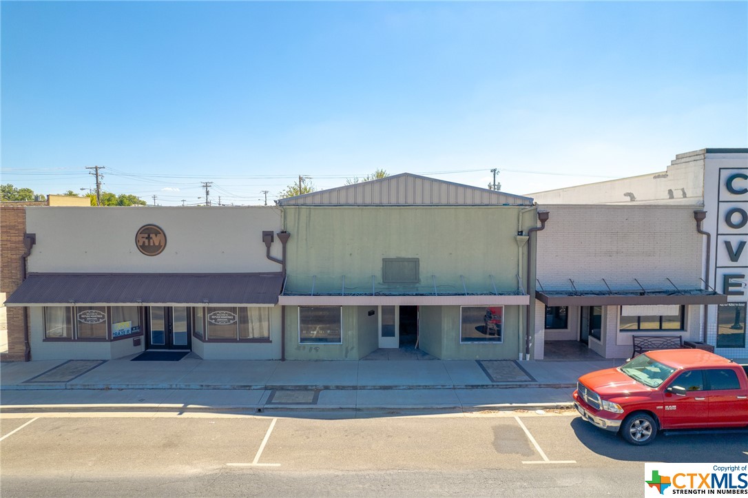 Don’t miss the opportunity to own a retail shop in the downtown area of Copperas Cove, TX. Also, this retail shop offers a lot of potential for an investor or entrepreneur that wants to build clientele in the heart of Copperas Cove. Act now and secure your stake in the downtown Copperas Cove area.