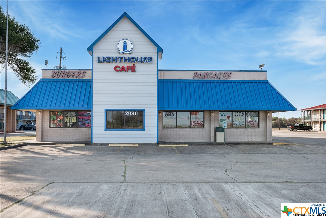 This exceptional commercial restaurant property is strategically located on the bustling Highway 35, in the heart of a rapidly growing area. Situated amidst a thriving commercial hub, this property presents an incredible opportunity for restaurateurs and investors seeking a turnkey solution.
Investment Opportunity: With its prime location, turnkey setup, and a growing customer base from neighboring hotels and food establishments, this restaurant property represents a fantastic investment opportunity. Whether you're an experienced restaurateur looking to expand or a newcomer to the industry, this property offers the ideal platform for success.
Don't miss out on this chance to own a restaurant property in a thriving area with a history of success.