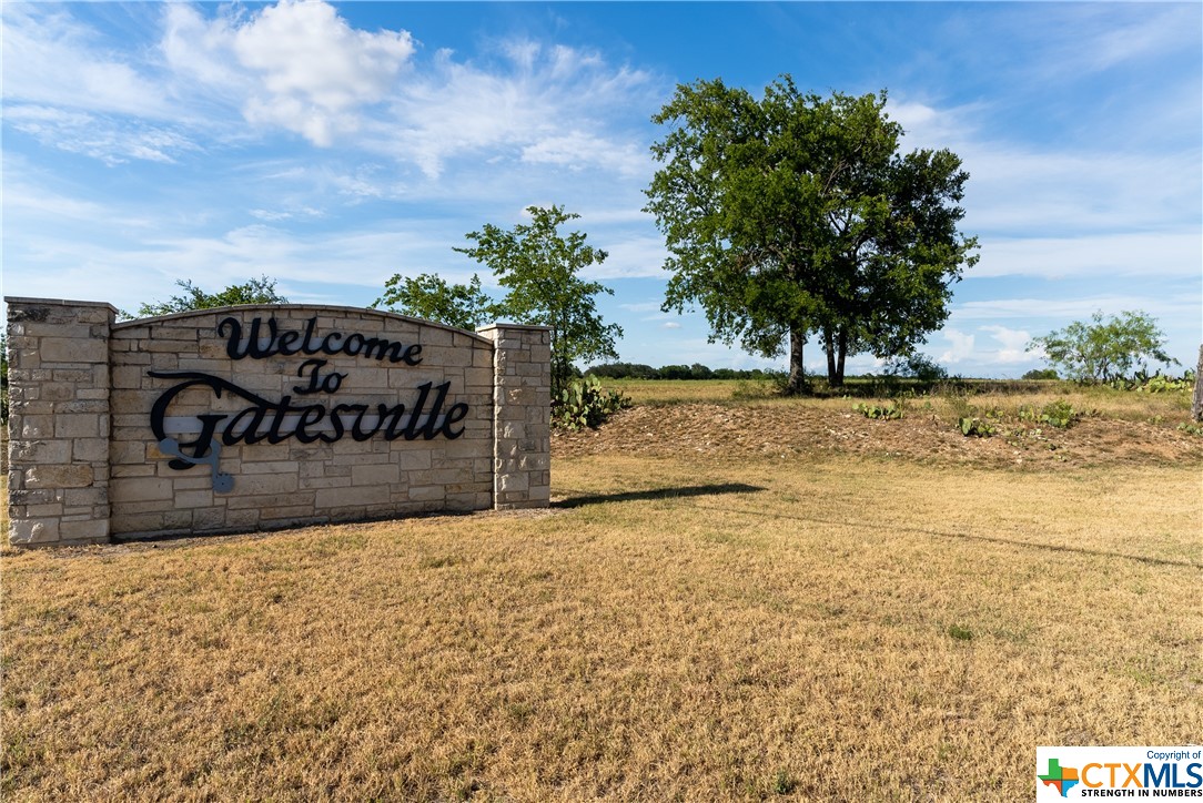 Prime location along HWY 36 ready for development. Approximately 1,000 ft of highway frontage. Commercial or residential opportunities. Water and sewer available. Less than 5 minutes from shopping, grocery, or downtown area of Gatesville and 32 miles from Scott & White/downtown Temple area.