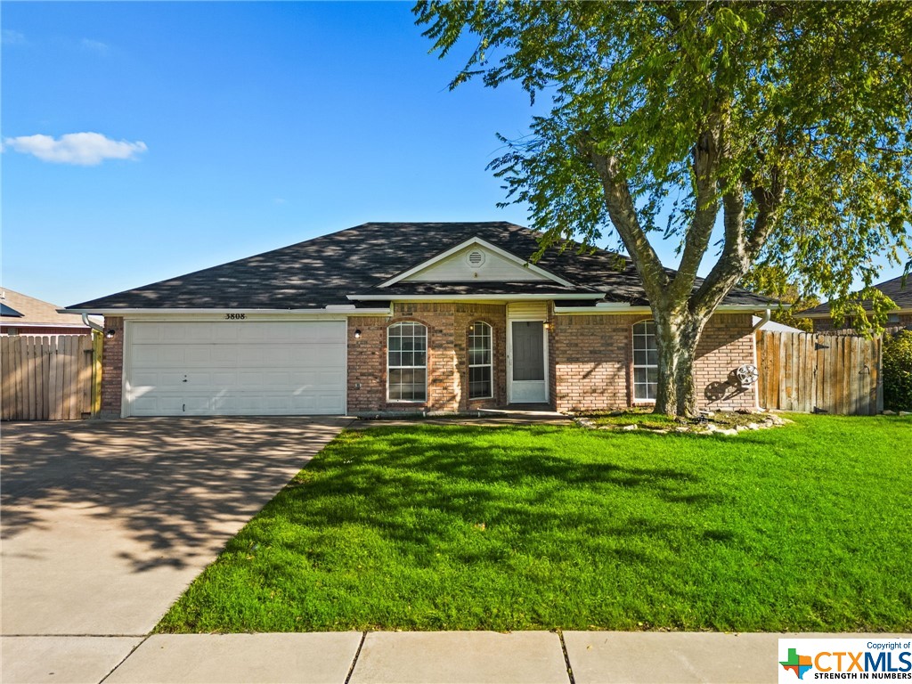 Come take a look at this well maintained 4 bedroom 2 bath home situated on the southwestern part of town.  This home would be a perfect home for a family with its close proximity to schools, grocery stores and fast food.  

Perfectly located close to Fort Cavazos and to 195 and I 35 not too far off.  Schedule a tour today!!!
