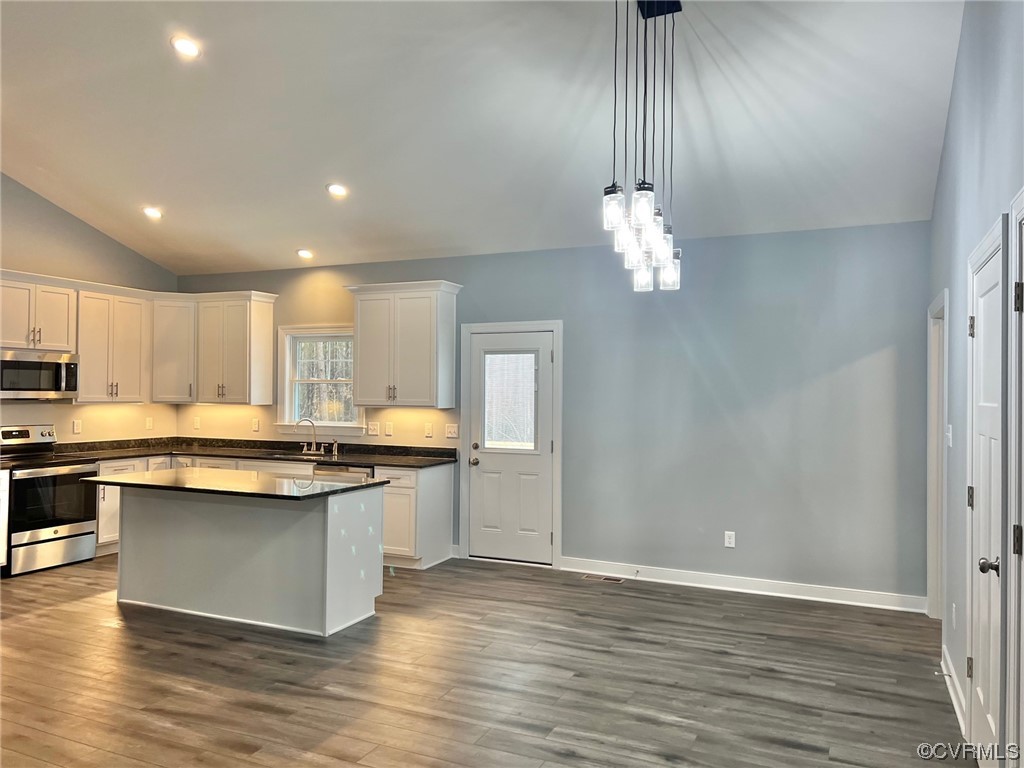 Kitchen & Eating Area - Similar completed home