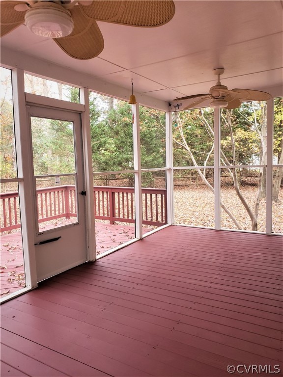 Screen porch with ceiling fan