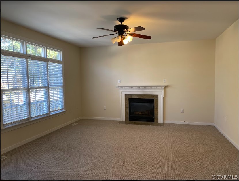 LARGE GREAT ROOM W/ GAS FP