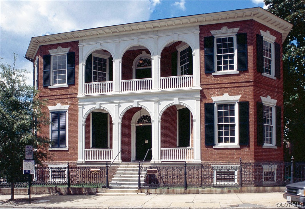 Built in 1809, the Hancock-Wirt-Caskie House is one of Richmond's most important  historic houses.