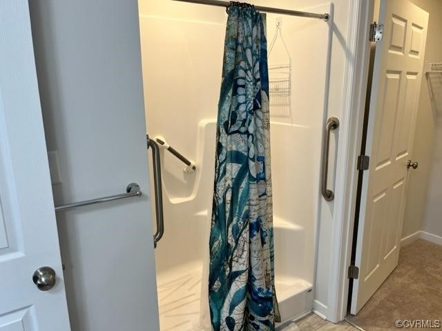 Walk-in Shower with seat
