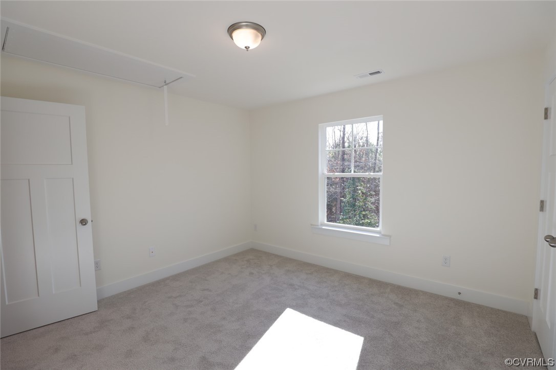 Three additional bedrooms with double door closets share a full hall bath w/ tub/shower combo.