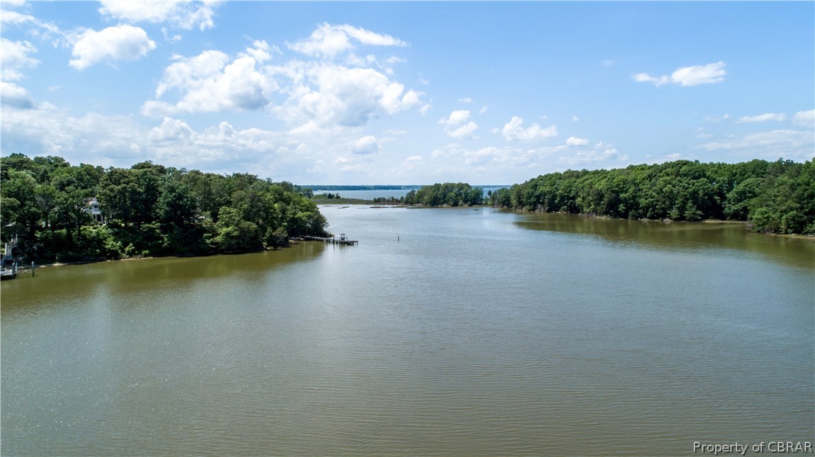 Close to Rappahannock River for great fishing and boating fun!