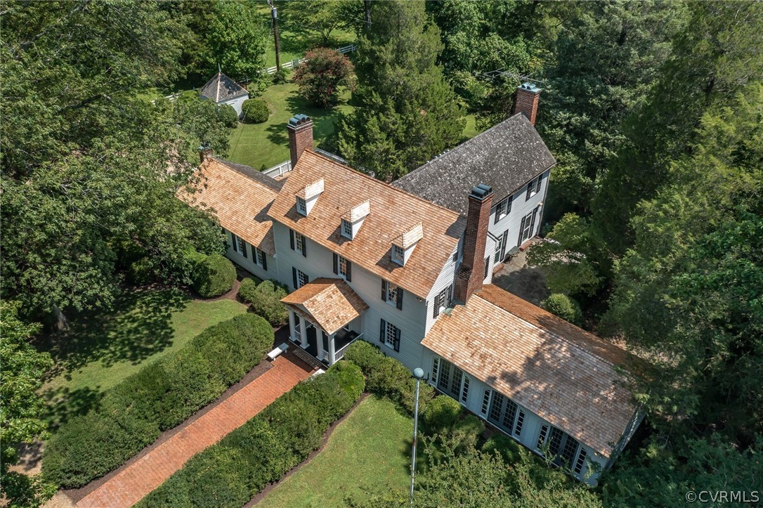 Gillette gardens grace this pre-Civil War masterpiece which has been expanded and passed down from notable Virginians thru the centuries!  Own a piece of History!