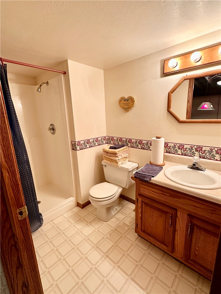 Lower Level 3/4 Bathroom