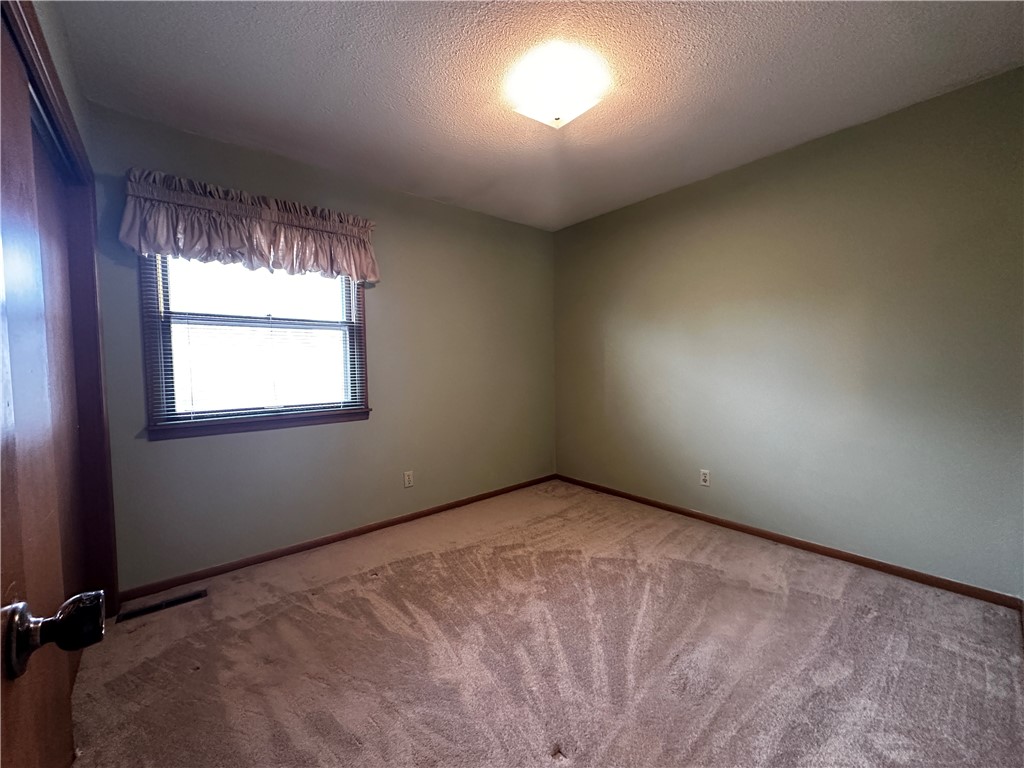 1828 Spencer Street, Grinnell, Iowa 50112, 4 Bedrooms Bedrooms, ,2 BathroomsBathrooms,Residential,For Sale,Spencer,686007