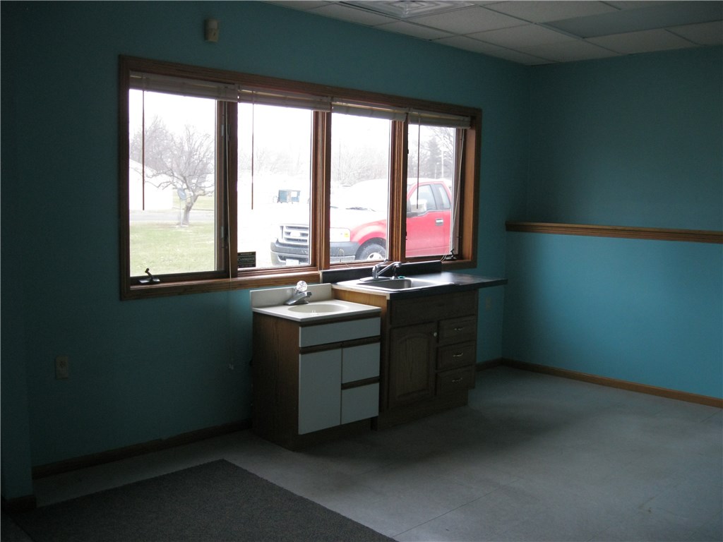 1422 First Avenue, Newton, Iowa 50208, ,Commercial Sale,For Sale,First,594619