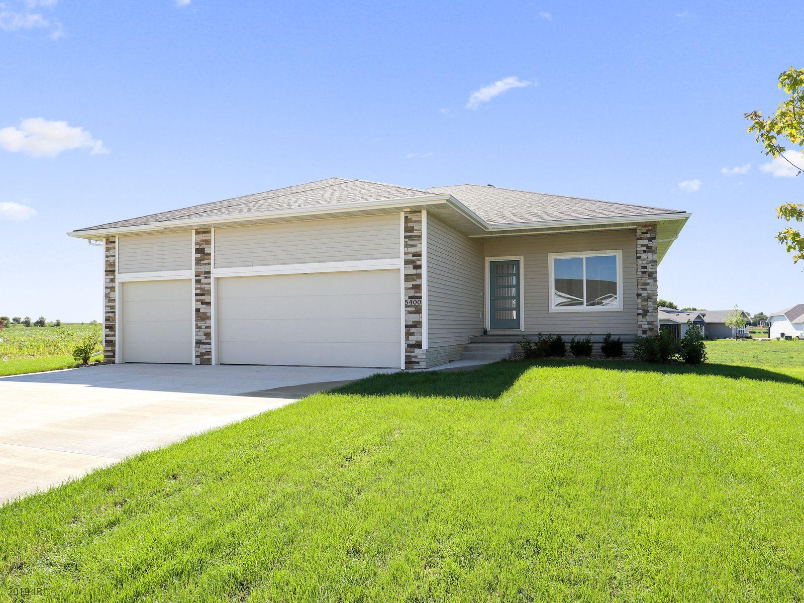 5400 165th Street, Iowa 50323, 3 Bedrooms Bedrooms, ,1 BathroomBathrooms,Residential,For Sale,165th,556671