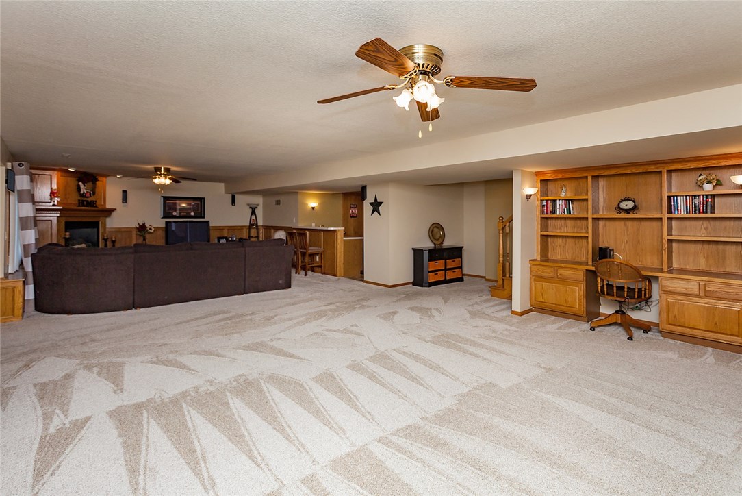 810 Ridge Road, Iowa 50023, 4 Bedrooms Bedrooms, ,3 BathroomsBathrooms,Residential,For Sale,Ridge,591409