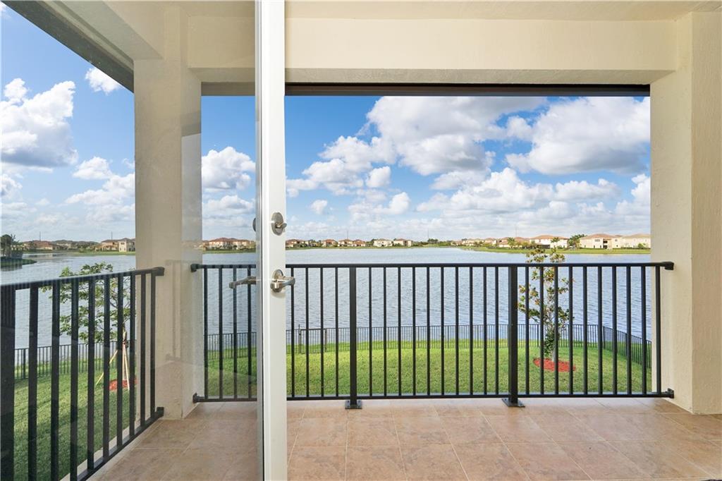 10091 Lake Vista Court