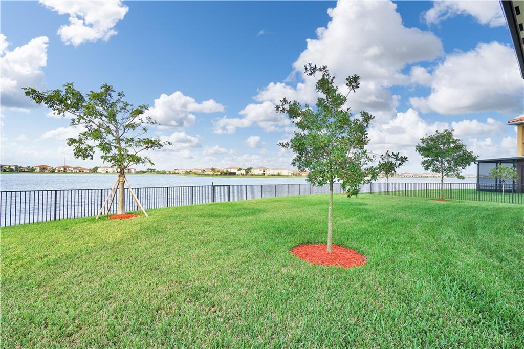 10091 Lake Vista Court