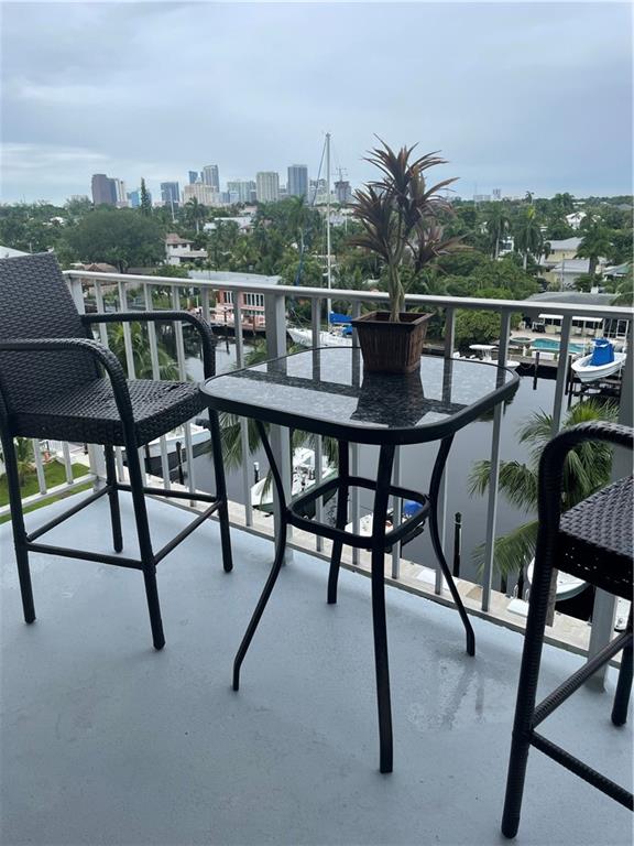 40 x 10 foot dock! Deep water with view of Intracoastal and downtown Ft Lauderdale, no fixed bridges! Great investment as you can rent immediately and keep your boat docked! Amazing city, Intracoastal and skyline views from private balcony. Kitchen needs TLC.Furniture negotiable, freshly painted. On the water, with a pool. Covered parking and plenty of guest spots. Across the street from public boat ramp and walking distance to bars, restaurants, groceries & shopping. East of US1 and minutes to Port Everglades. Top floor, exterior catwalk entry.
Easy to show.