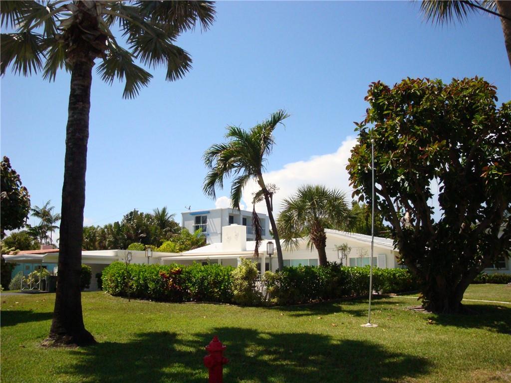 2001 Bay Dr, Pompano Beach, FL 33062
