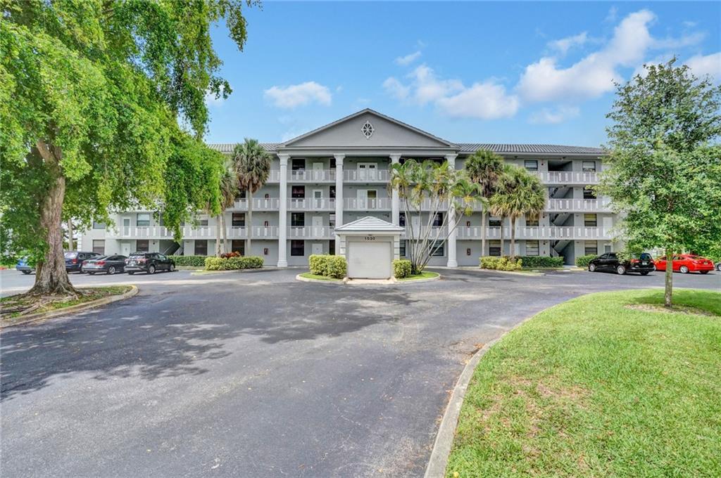 1524 Whitehall Dr 401, Davie, FL 33324