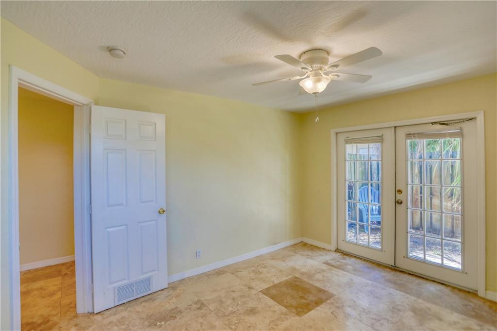 1330 Holly Heights Dr 4