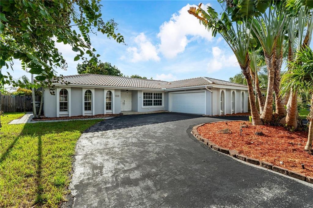 3841 N 37th Ave, Hollywood, FL 33021