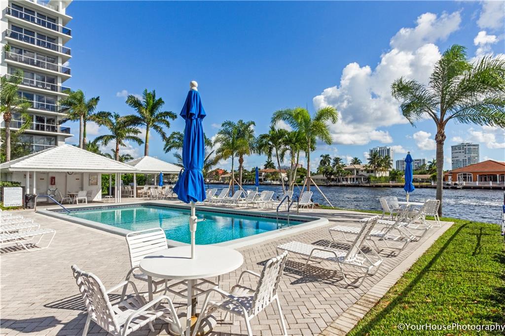 NEWLY PRICED!! Welcome to 6381-2! Beautiful 2/2 unit in the Desirable Bay Colony Club Condominiums, located along the Intracoastal Waterway. MOVE IN READY!!! First floor entry, Tile Floors, Updated Bathrooms, Impact windows, Stainless Steel Appliances and washer/dryer in the unit! Entertain family and friends in your large and open Kitchen. Bay Colony Club is a Garden Style community and a hidden gem in Fort Lauderdale. A few of the amenities include 4 Pools, 6 tennis courts, 3 clubhouses, Billards rooms, 2 fitness centers & 4 pickle ball courts. Dockage avail for boats up to 50ft @ $1.50 a foot. Gated community, 24 hour security. INCREDIBLE LOCATION! Just minutes from the beach, restaurants, shopping and more! showings use showing time or call/text agent.