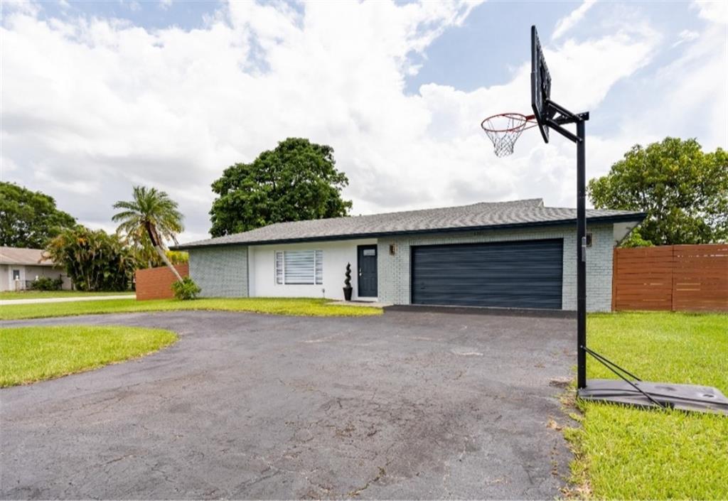 6701 NW 98TH AVE, Tamarac, FL 33321