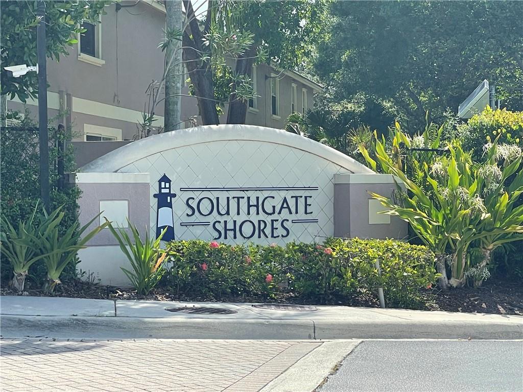 8624 S Southgate Shores Cir, Tamarac, FL 33321