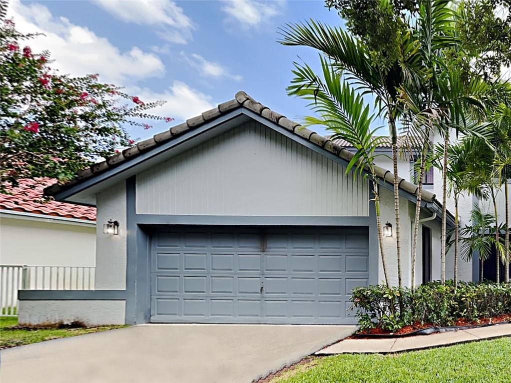 1860 NW 106th Ter, Plantation, FL 33322