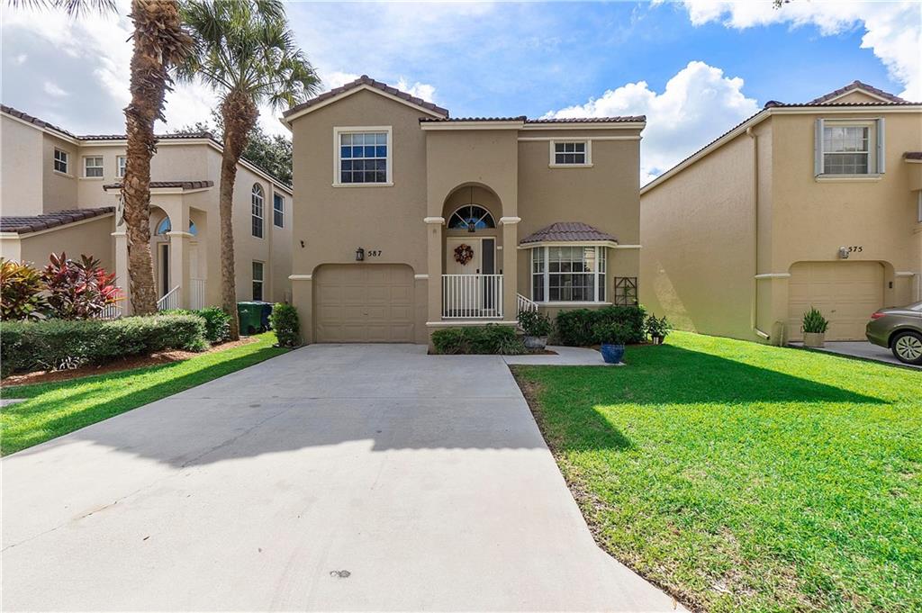 587 NW 87th Ln, Coral Springs, FL 33071