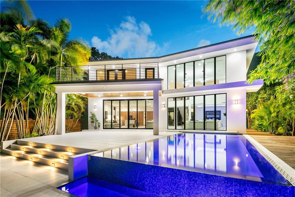 1204 Bayview Dr, Fort Lauderdale, FL 33304