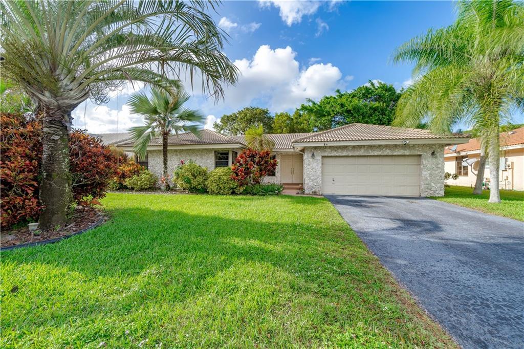 5160 NW 64th Dr, Coral Springs, FL 33067